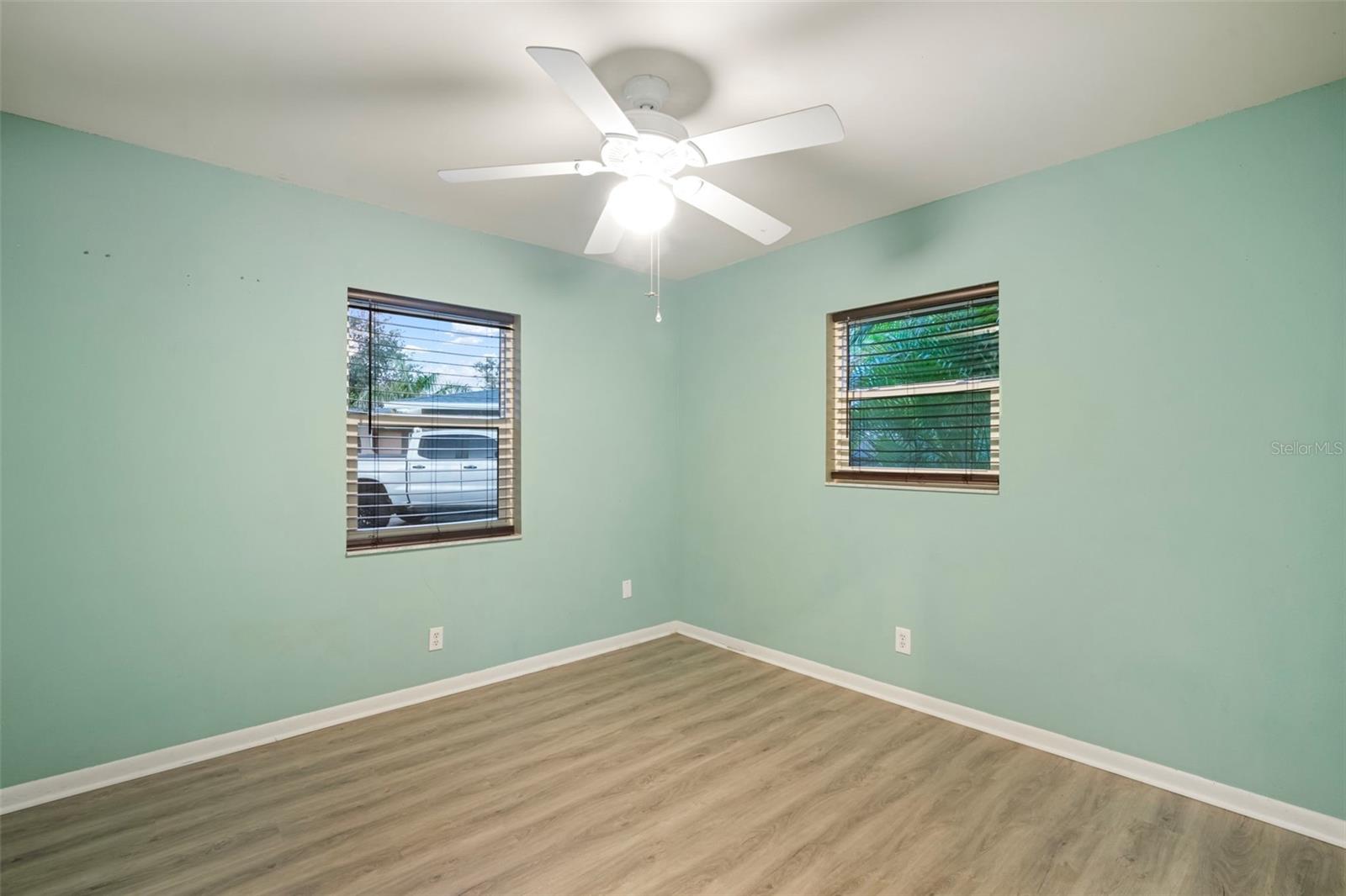 Image 48 of 61 For 5924 16th Lane Ne