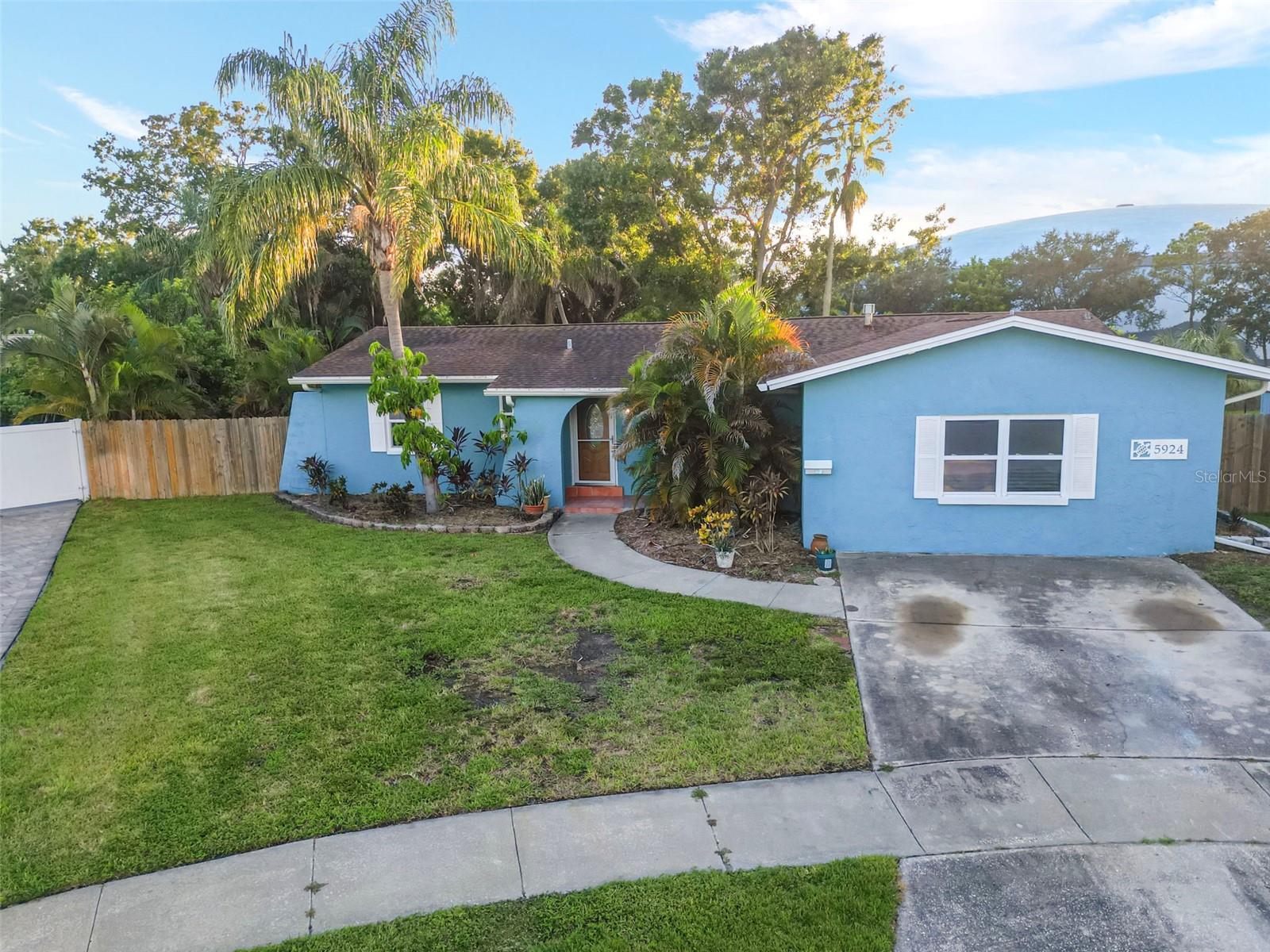 Image 7 of 61 For 5924 16th Lane Ne