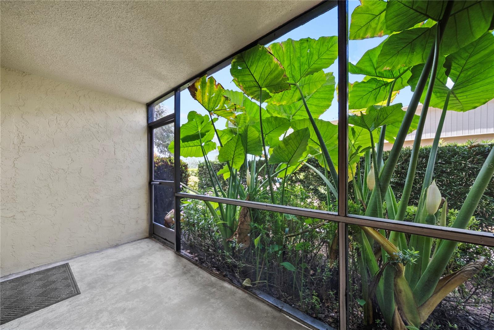 Image 11 of 40 For 2615 Cove Cay Drive 107