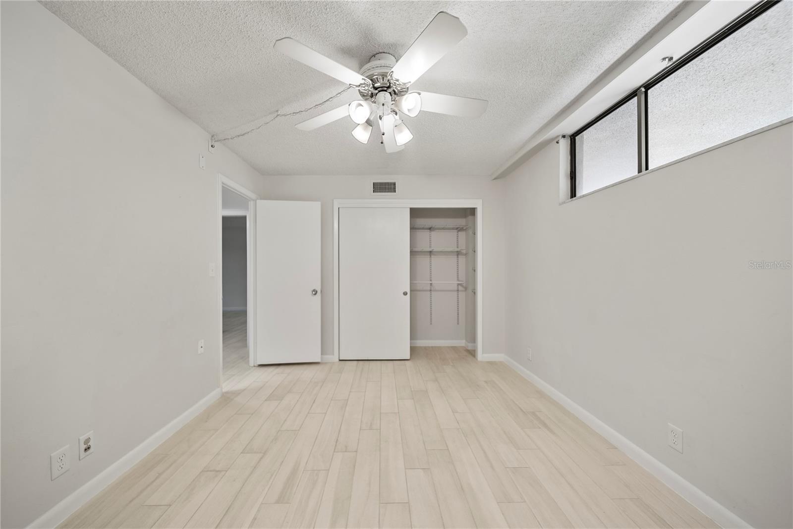 Image 19 of 40 For 2615 Cove Cay Drive 107