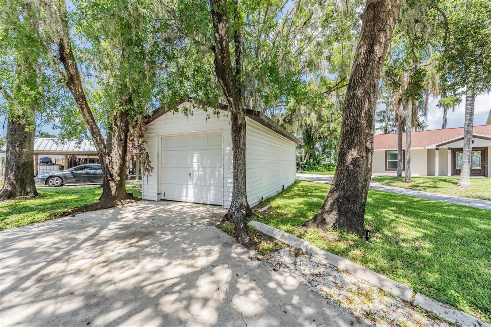 Image 41 of 52 For 2734 Land O Lakes Boulevard