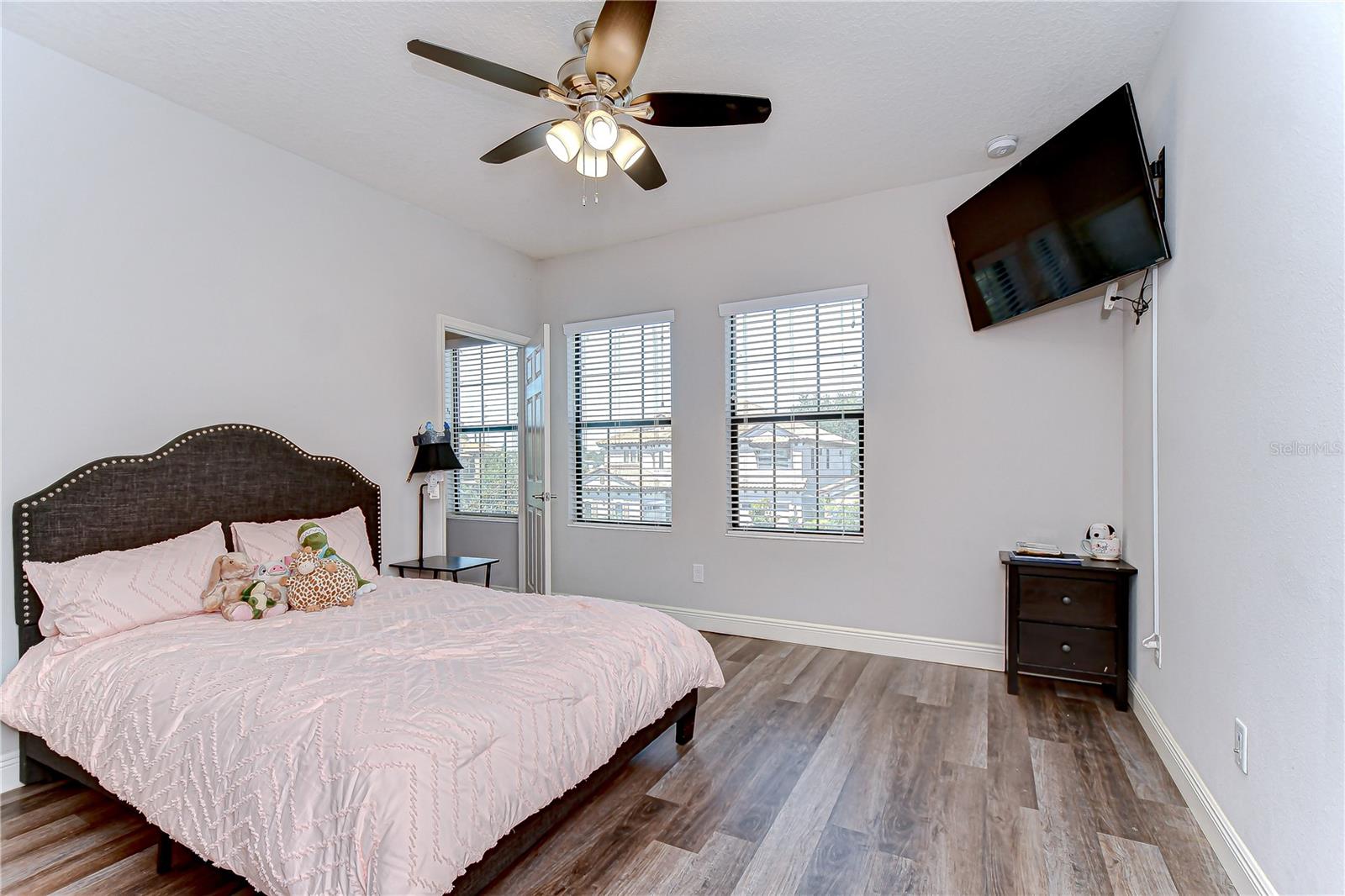 Image 33 of 49 For 11350 Hawks Fern Drive