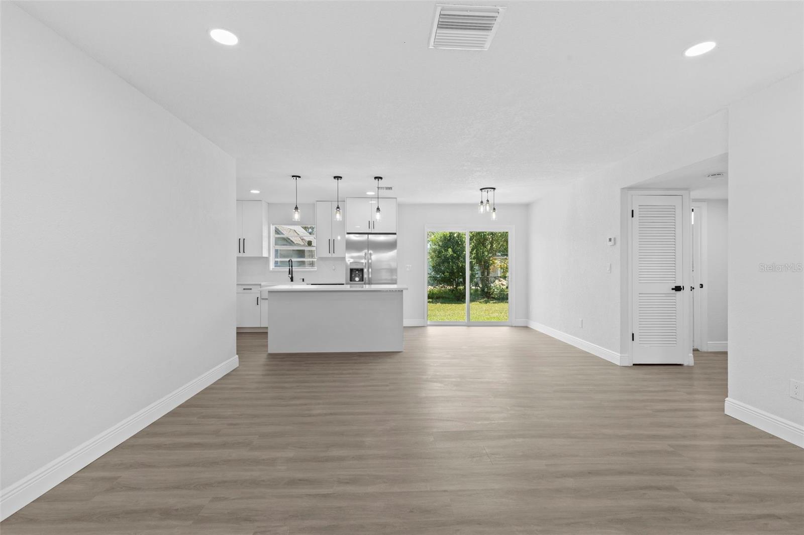 Listing photo id 8 for 1905 Meridel Avenue
