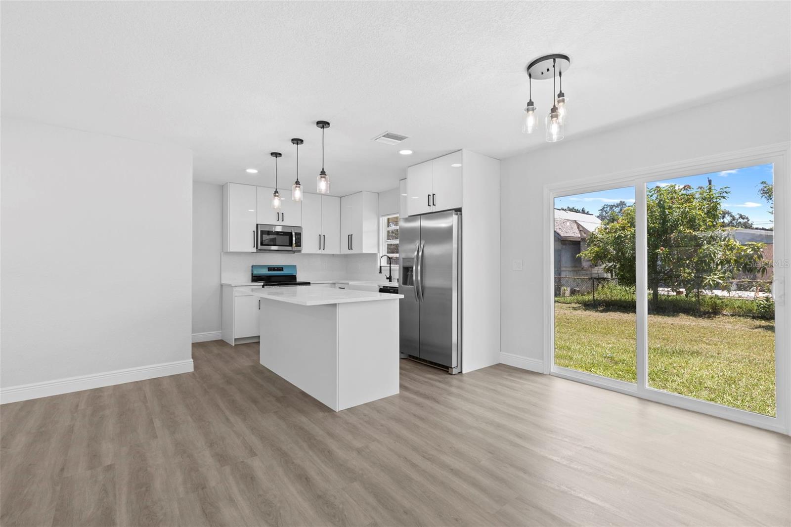 Listing photo id 12 for 1905 Meridel Avenue