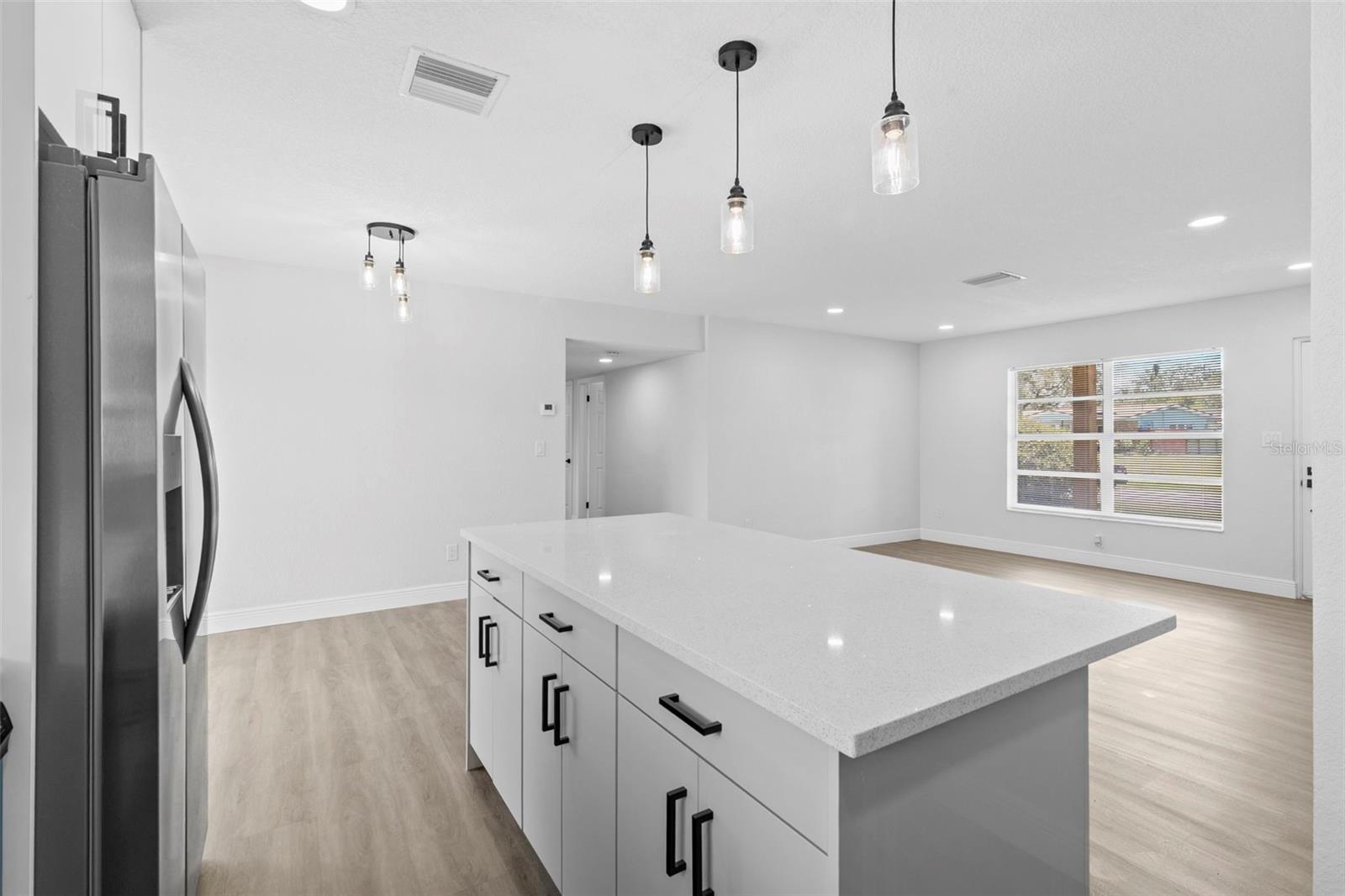 Listing photo id 14 for 1905 Meridel Avenue