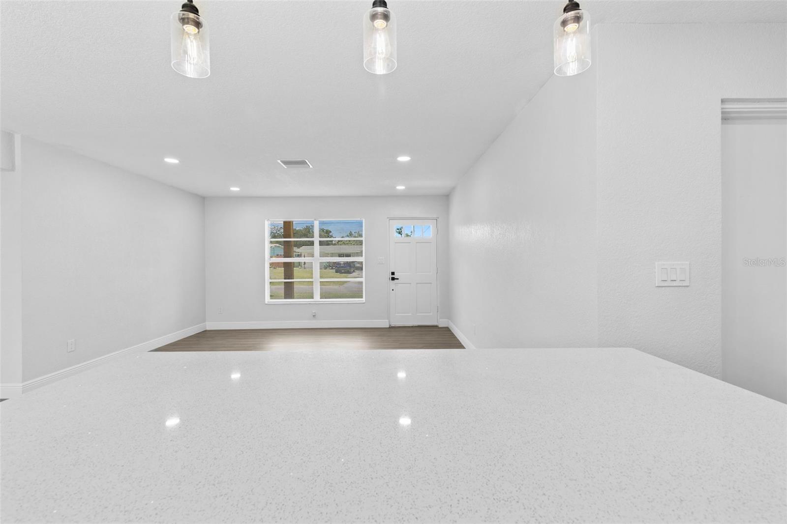 Listing photo id 15 for 1905 Meridel Avenue
