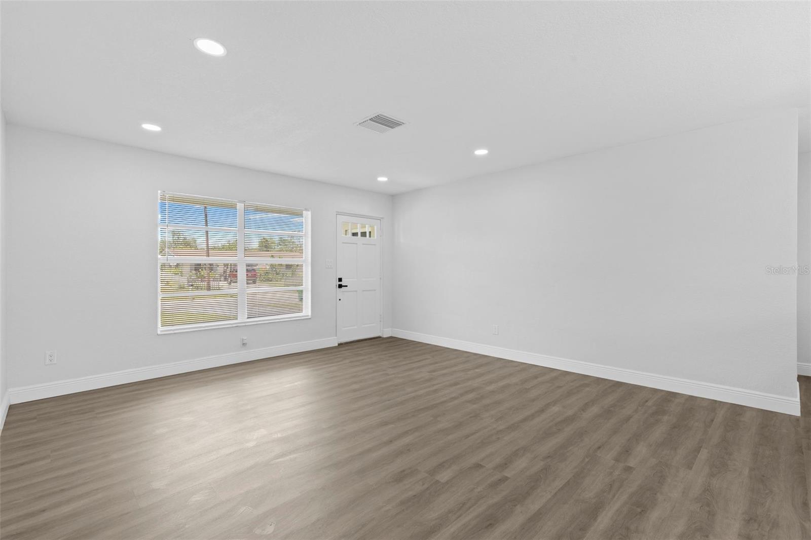 Listing photo id 17 for 1905 Meridel Avenue