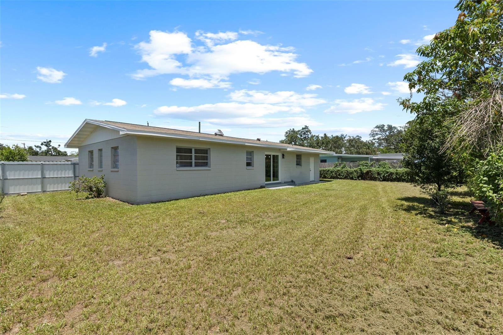Listing photo id 0 for 1905 Meridel Avenue