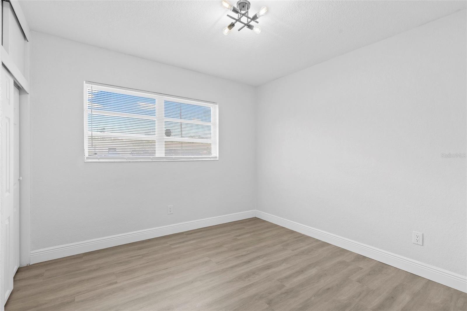Listing photo id 20 for 1905 Meridel Avenue