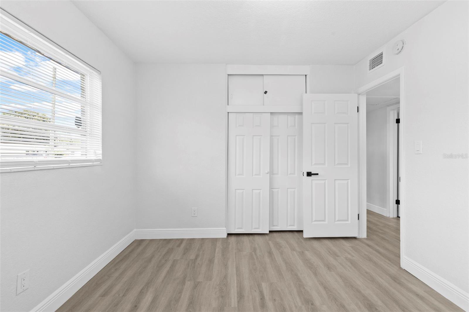 Listing photo id 23 for 1905 Meridel Avenue
