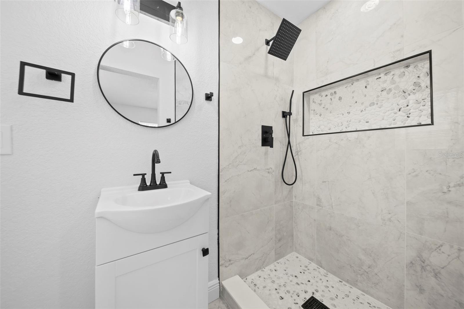 Listing photo id 28 for 1905 Meridel Avenue