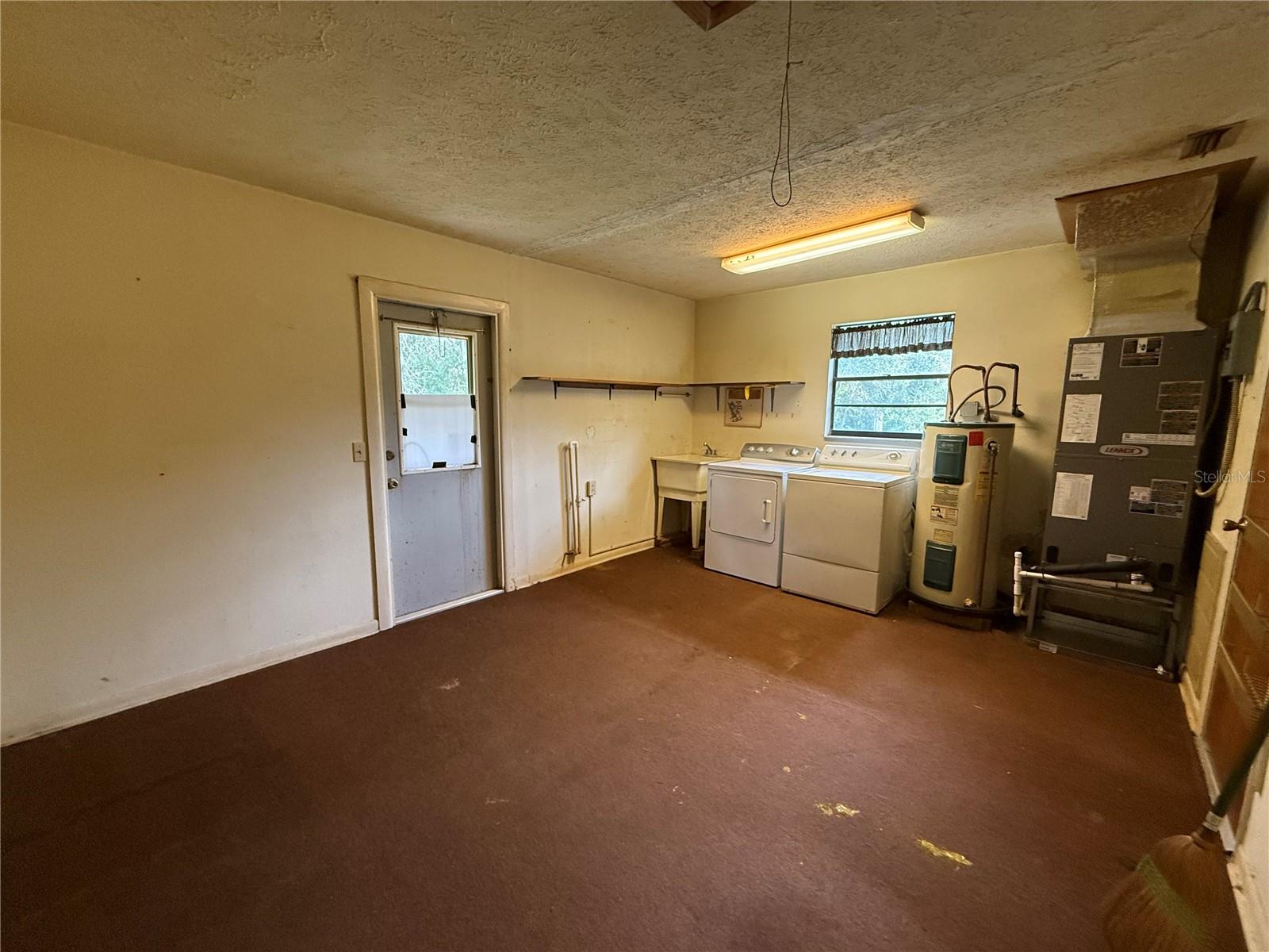 Image 33 of 47 For 4606 Cantor Drive