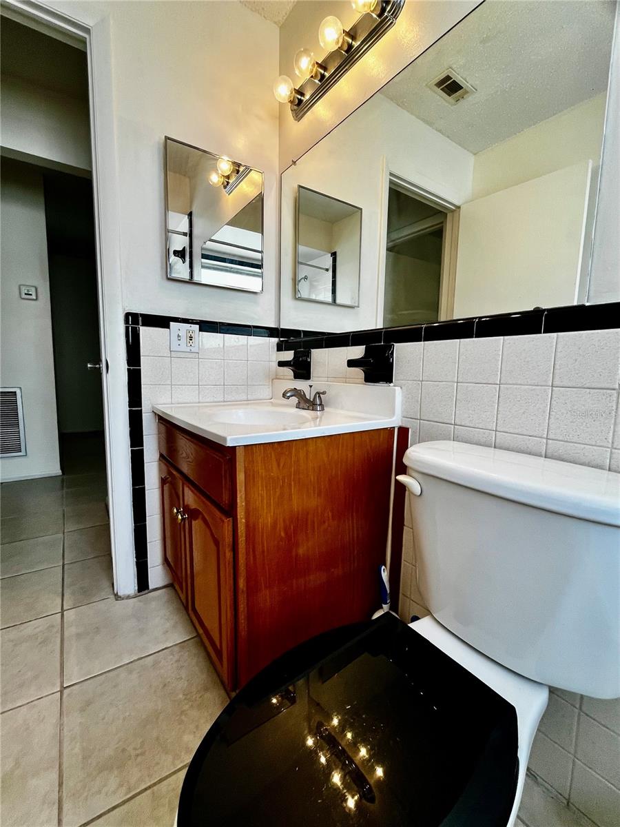 Image 20 of 20 For 15701 Waverly Street 2