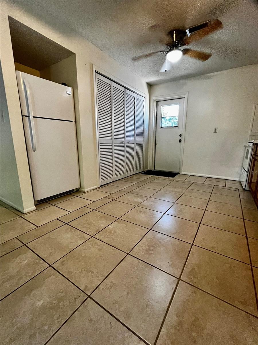 Image 5 of 20 For 15701 Waverly Street 2