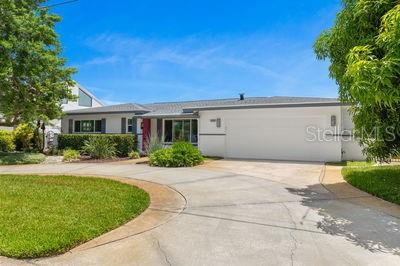 Image 3 of 79 For 1124 35th Avenue Ne