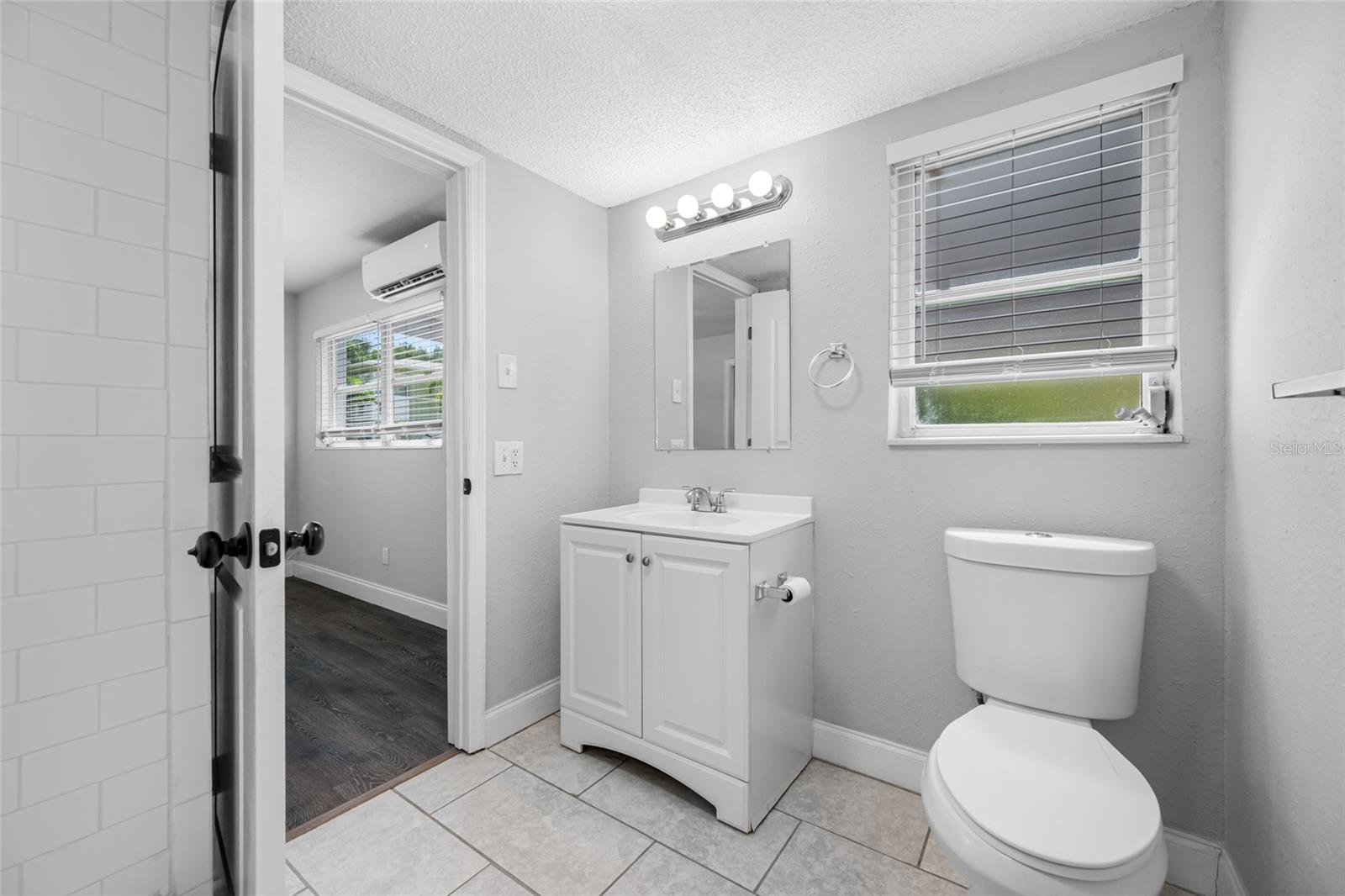 Image 11 of 13 For 1200 Beach Drive Ne 8
