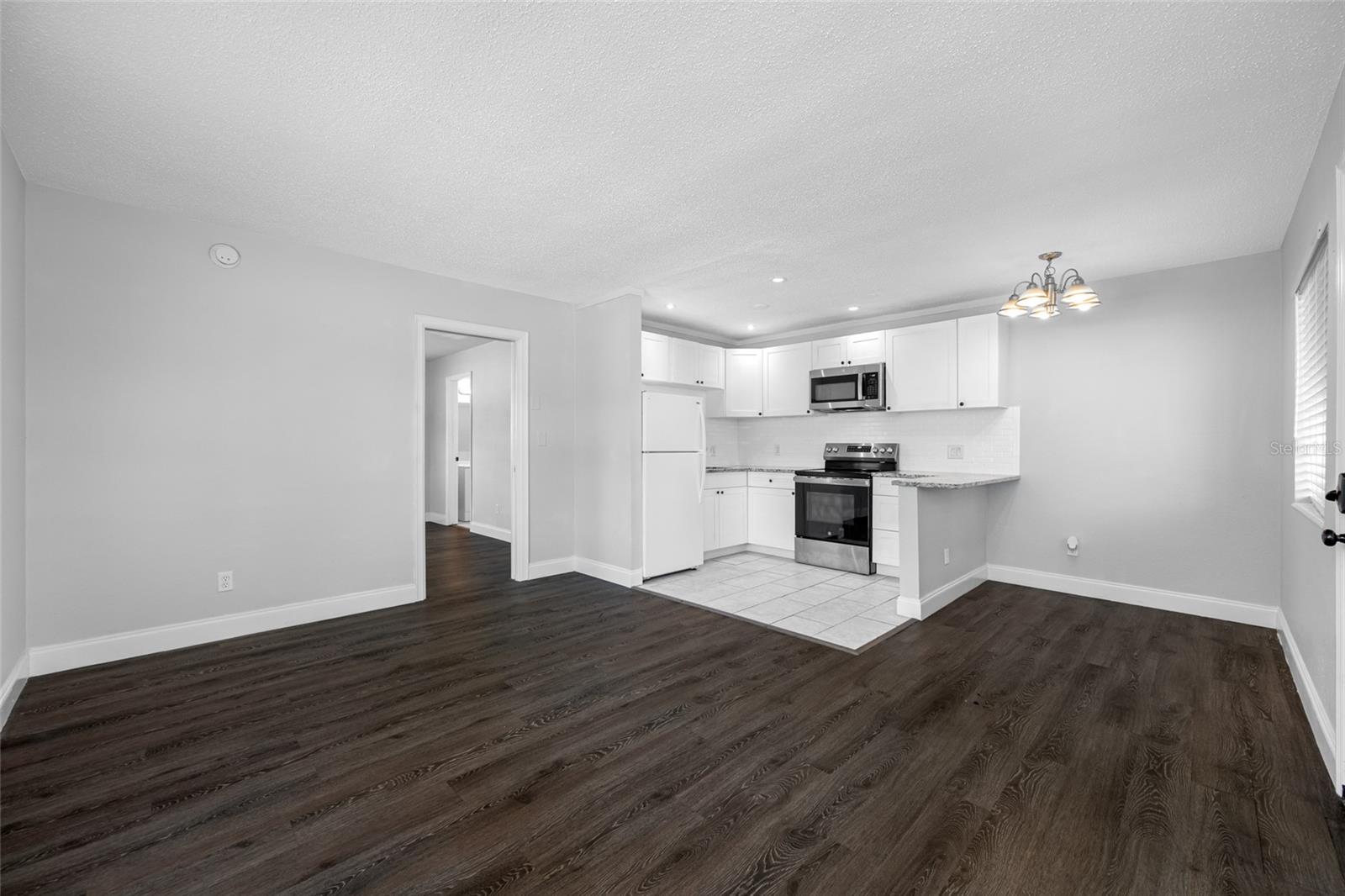 Image 2 of 13 For 1200 Beach Drive Ne 8