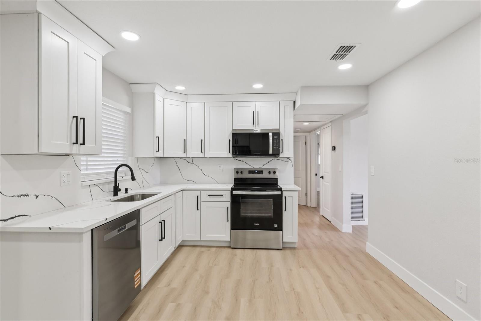 Image 13 of 36 For 2233 Terrace Drive N