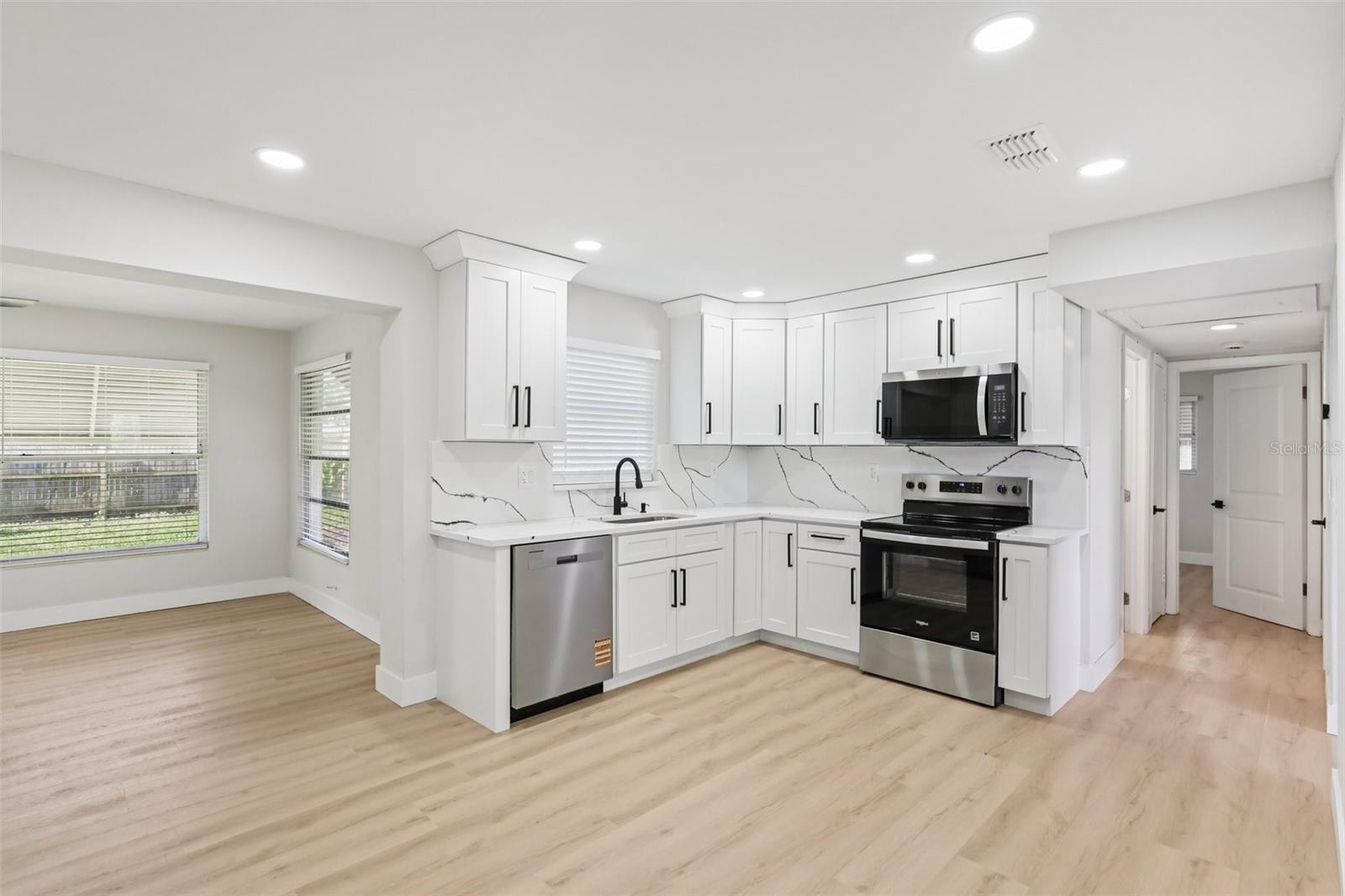 Image 14 of 36 For 2233 Terrace Drive N