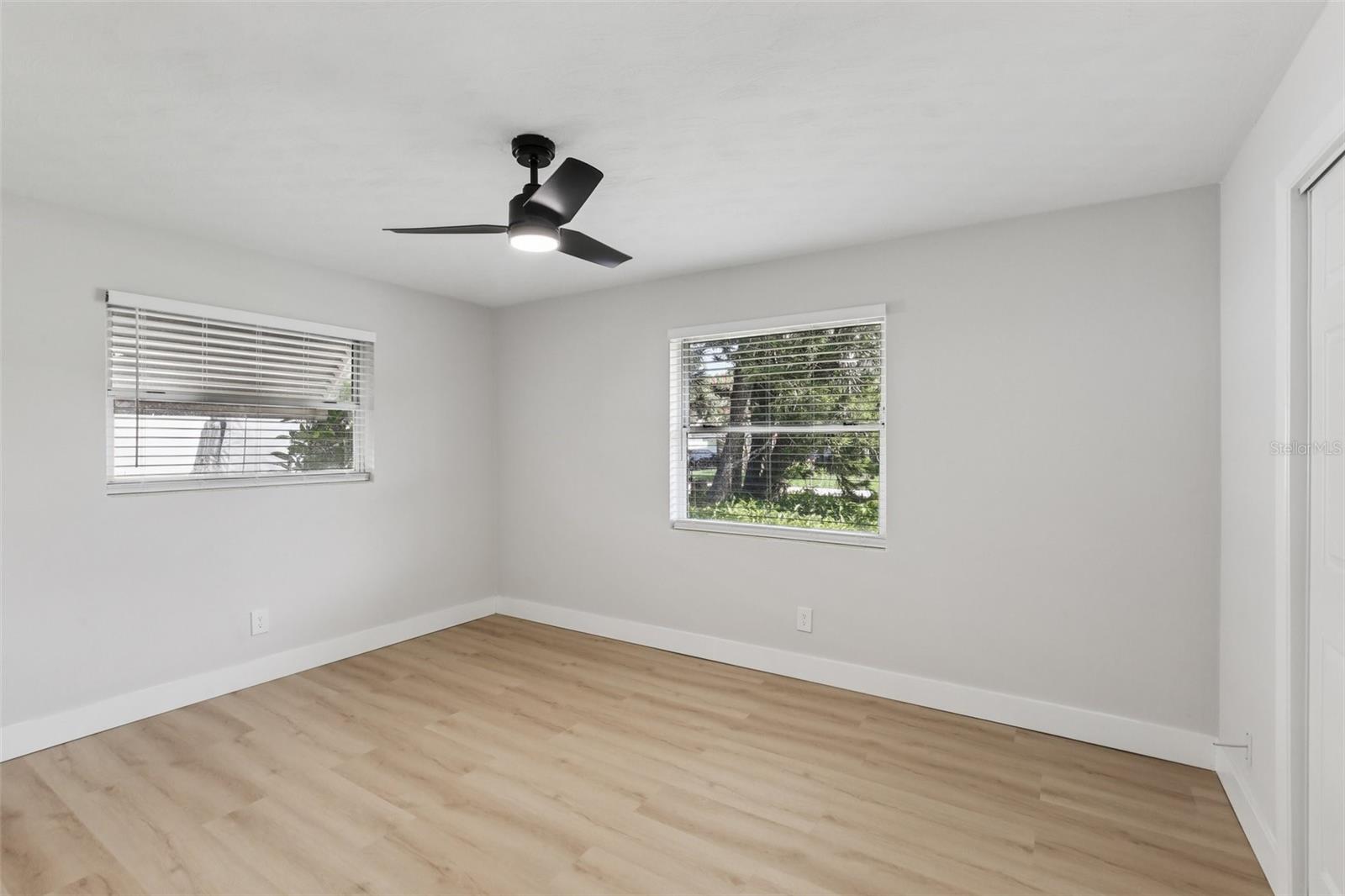 Image 28 of 36 For 2233 Terrace Drive N