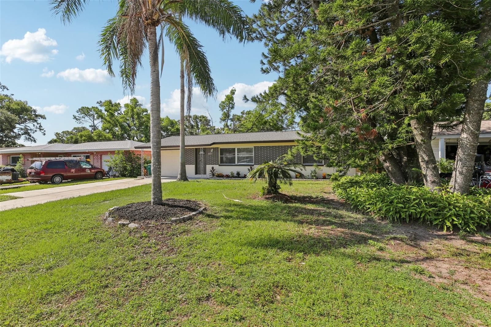 Image 3 of 36 For 2233 Terrace Drive N