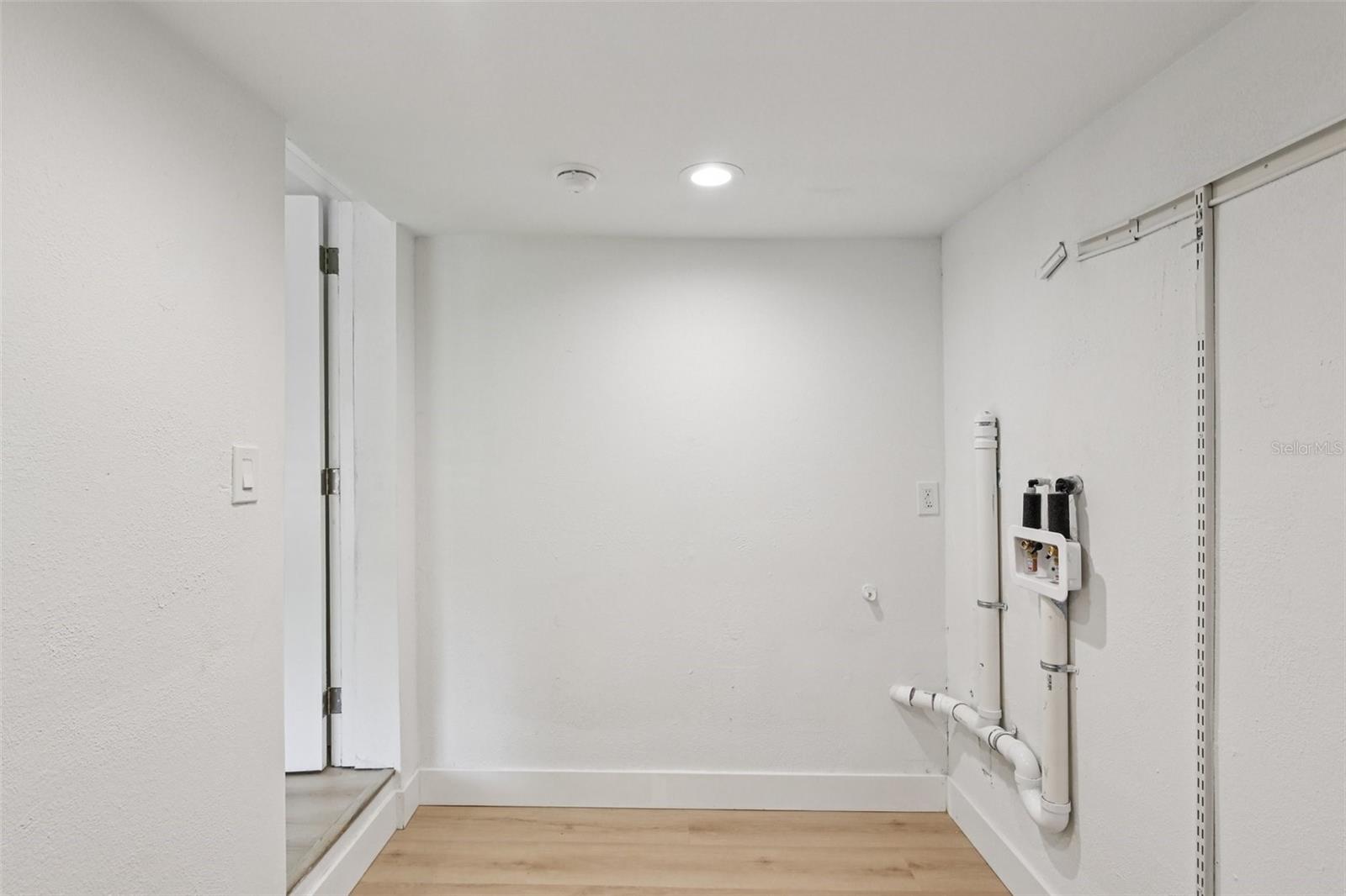 Image 31 of 36 For 2233 Terrace Drive N