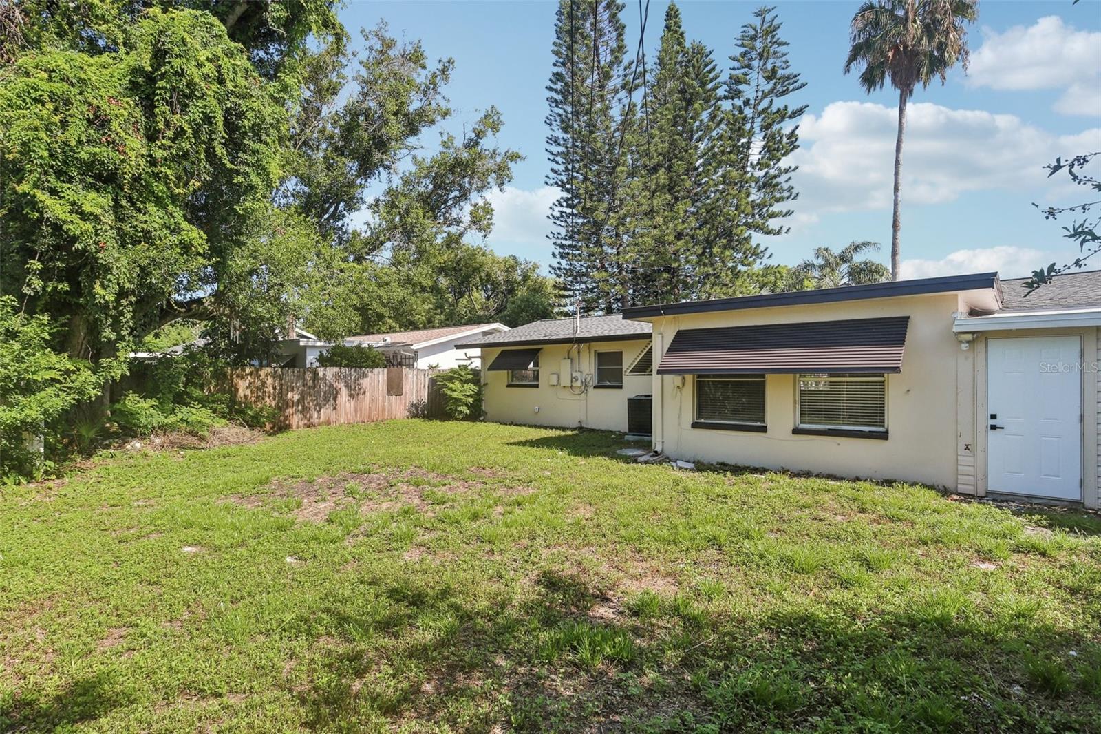 Image 33 of 36 For 2233 Terrace Drive N