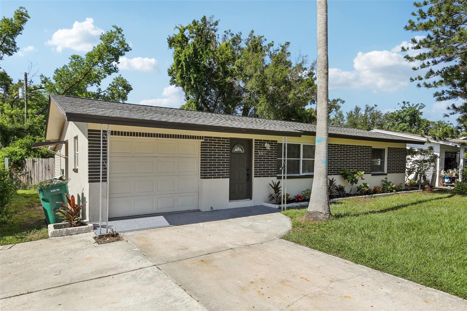 Image 4 of 36 For 2233 Terrace Drive N