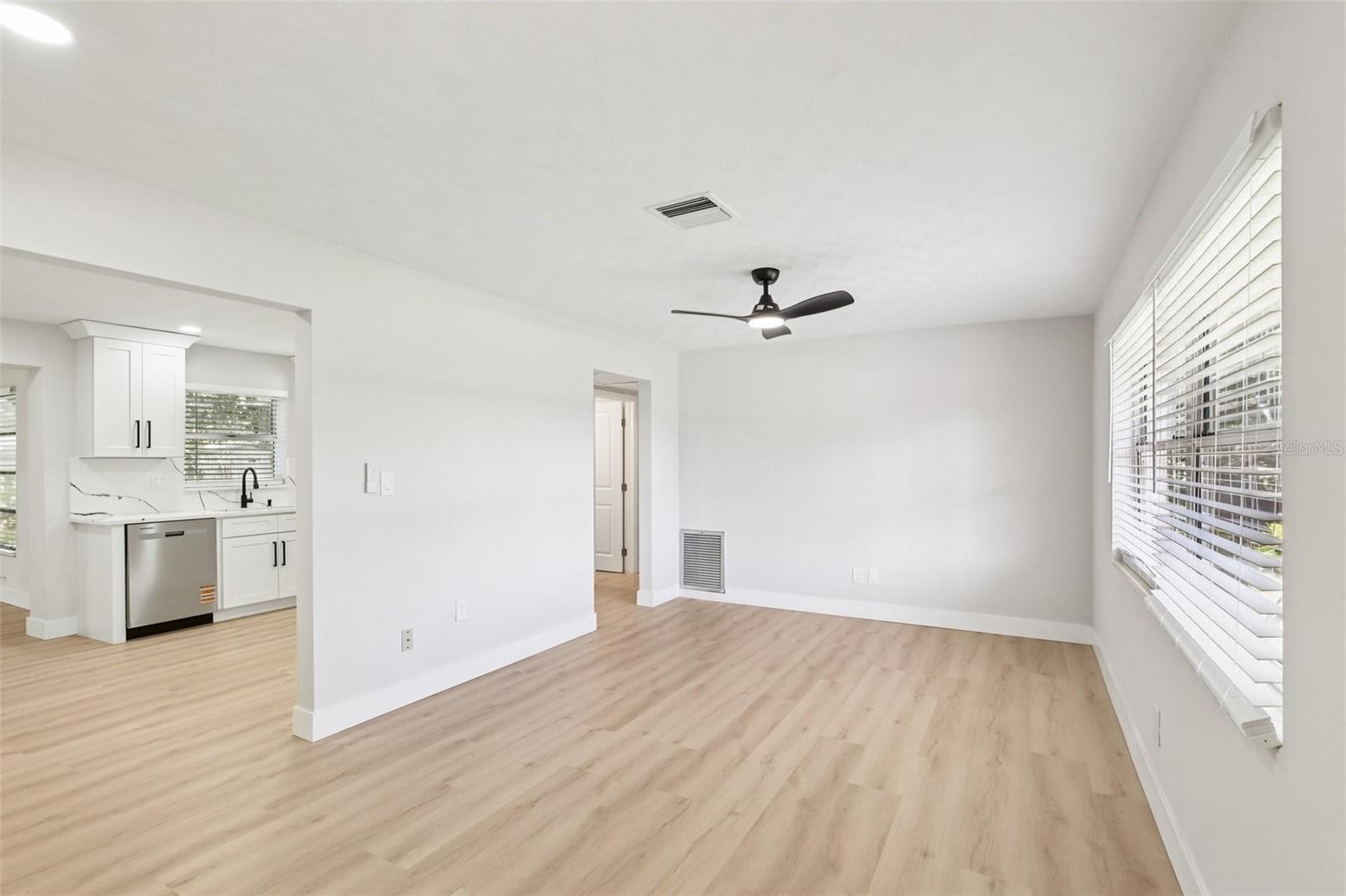 Image 6 of 36 For 2233 Terrace Drive N