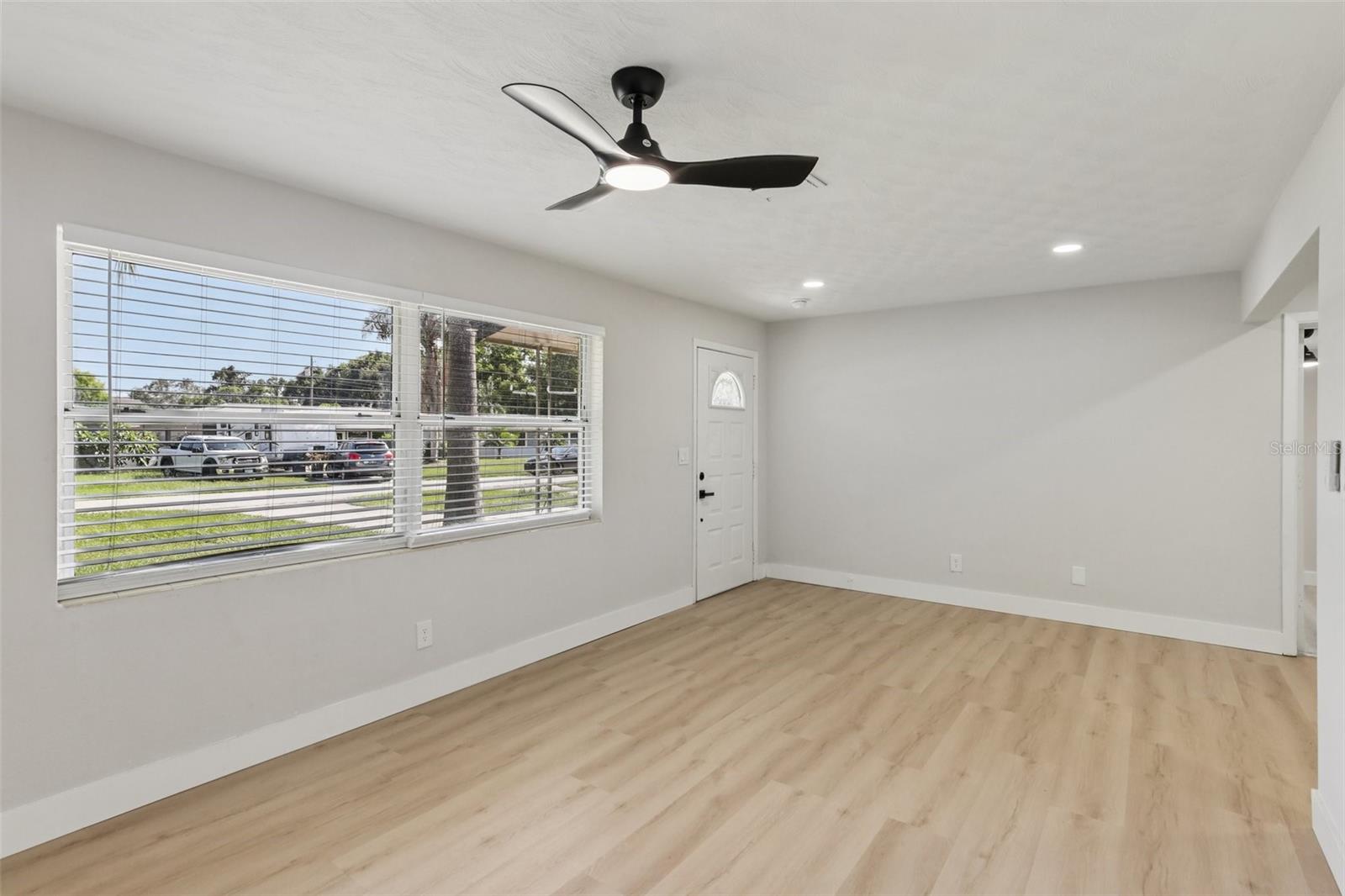 Image 8 of 36 For 2233 Terrace Drive N