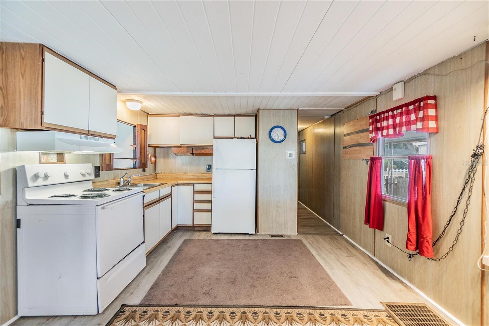 Image 11 of 29 For 5646 Ashen Ave