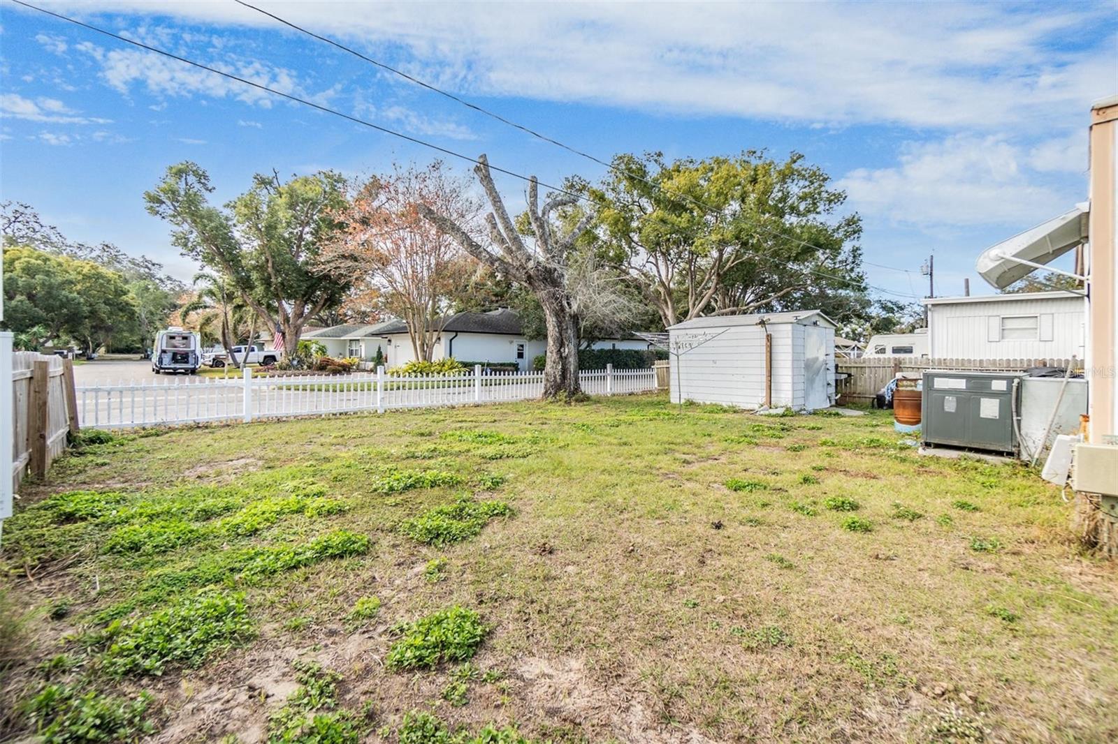 Image 20 of 29 For 5646 Ashen Ave