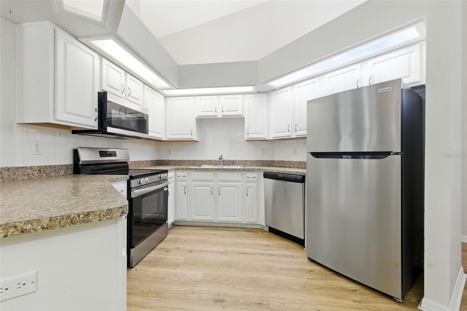 Image 3 of 29 For 38904 5th Avenue