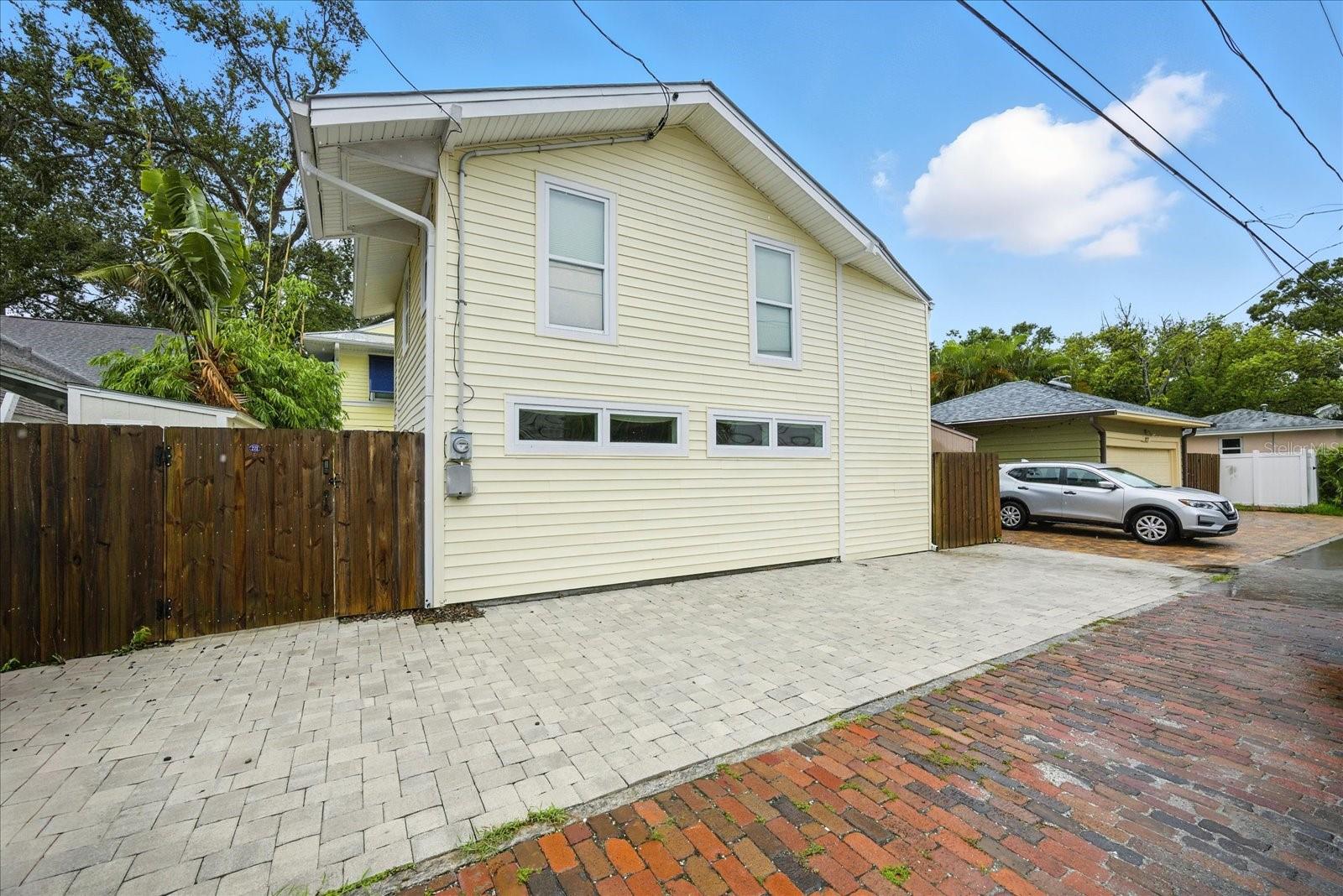 Image 46 of 54 For 221 13th Avenue Ne