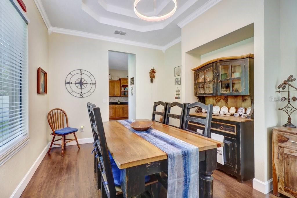 Image 18 of 54 For 8935 Woodleaf Boulevard