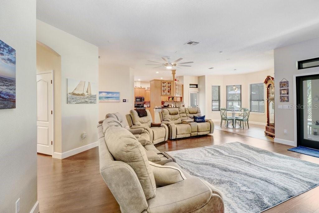 Image 30 of 54 For 8935 Woodleaf Boulevard