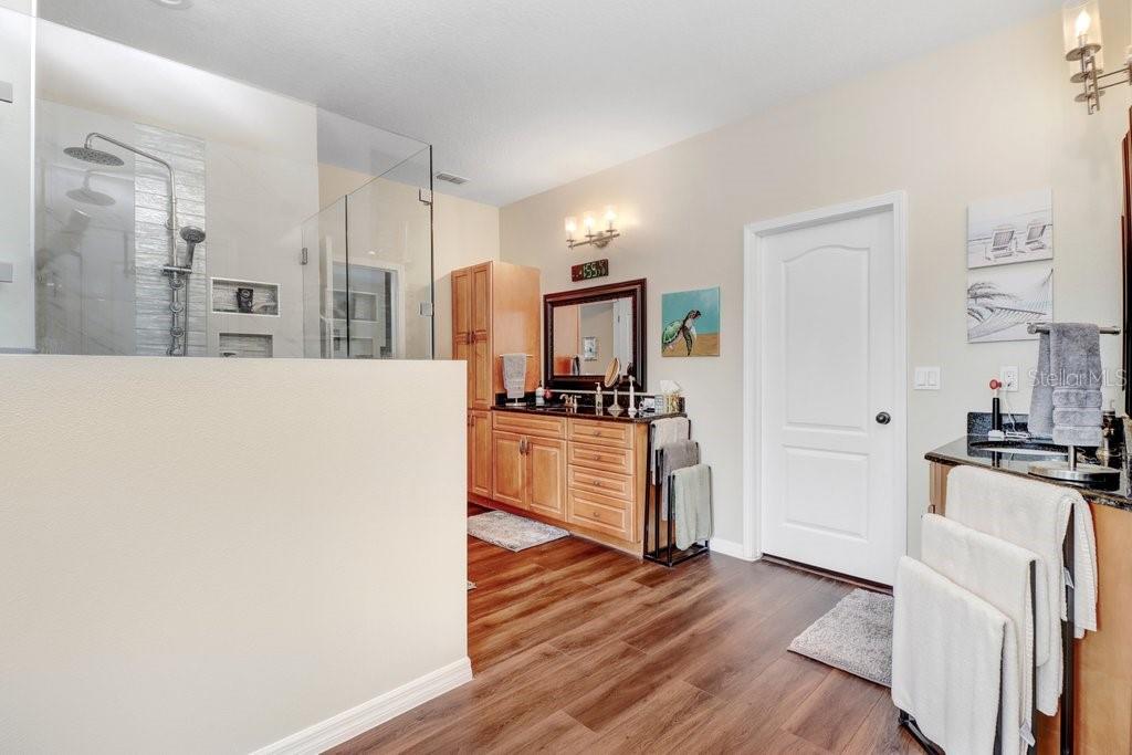 Image 39 of 54 For 8935 Woodleaf Boulevard