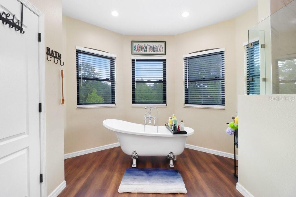 Image 40 of 54 For 8935 Woodleaf Boulevard