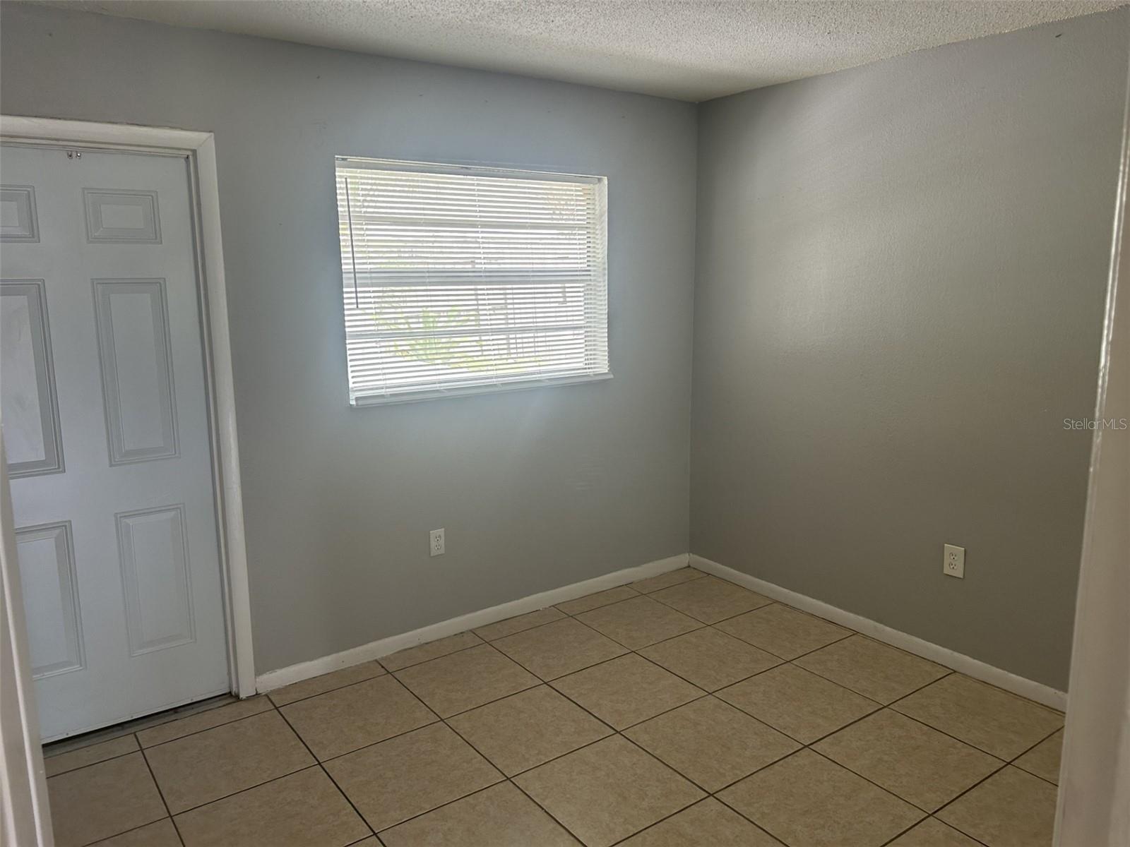 Listing photo id 8 for 4249 76th Avenue N 101