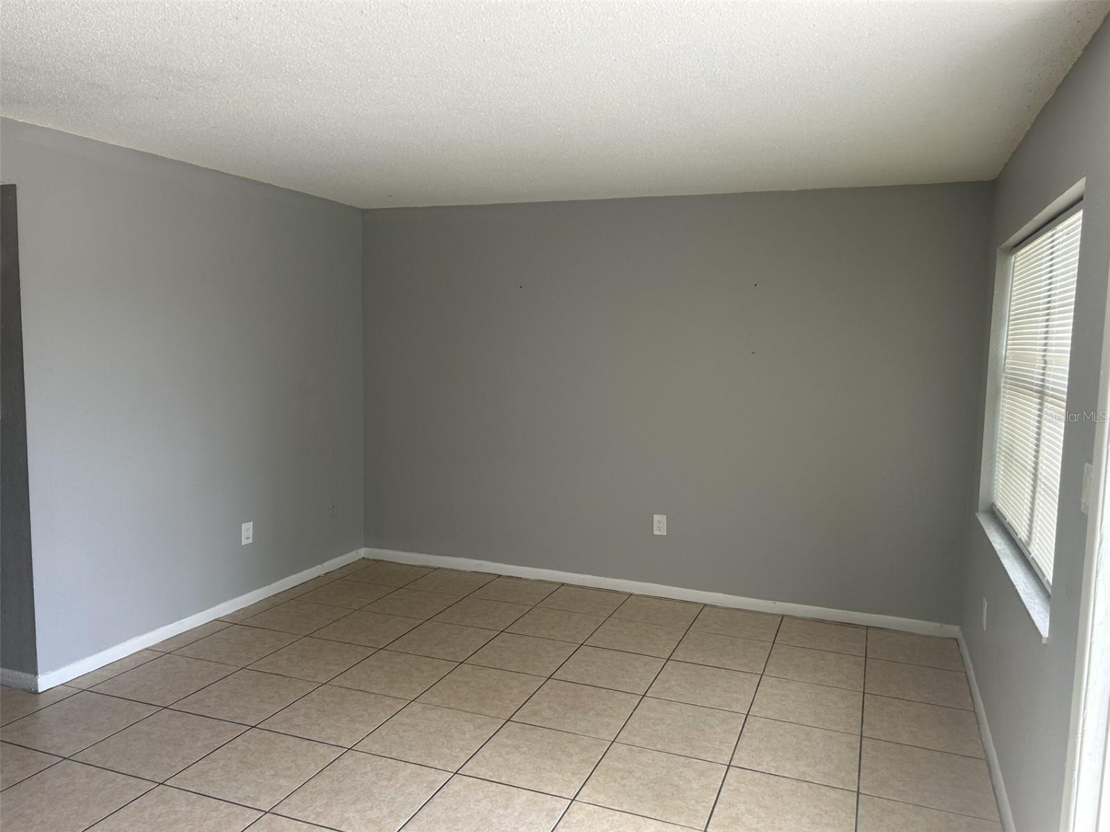 Listing photo id 2 for 4249 76th Avenue N 101