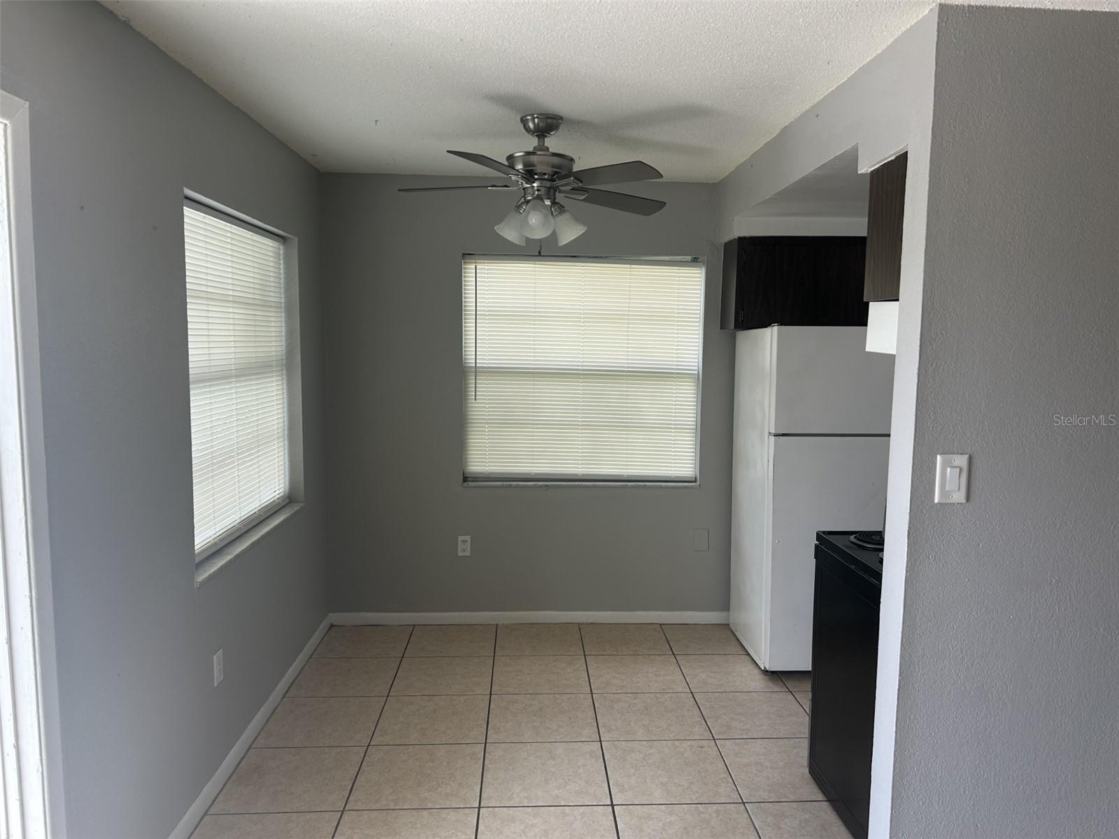 Listing photo id 3 for 4249 76th Avenue N 101