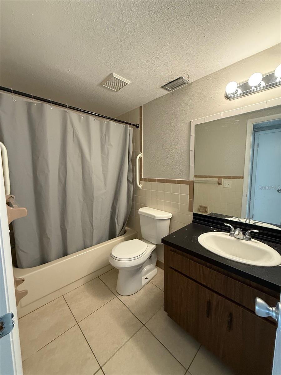 Image 6 of 8 For 6736 Greenwich Avenue