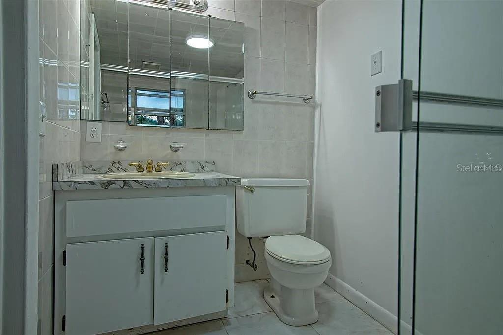 Image 13 of 23 For 290 13th Avenue N