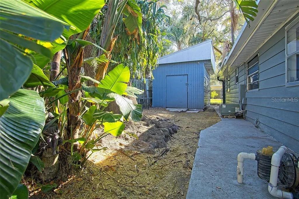 Image 22 of 23 For 290 13th Avenue N