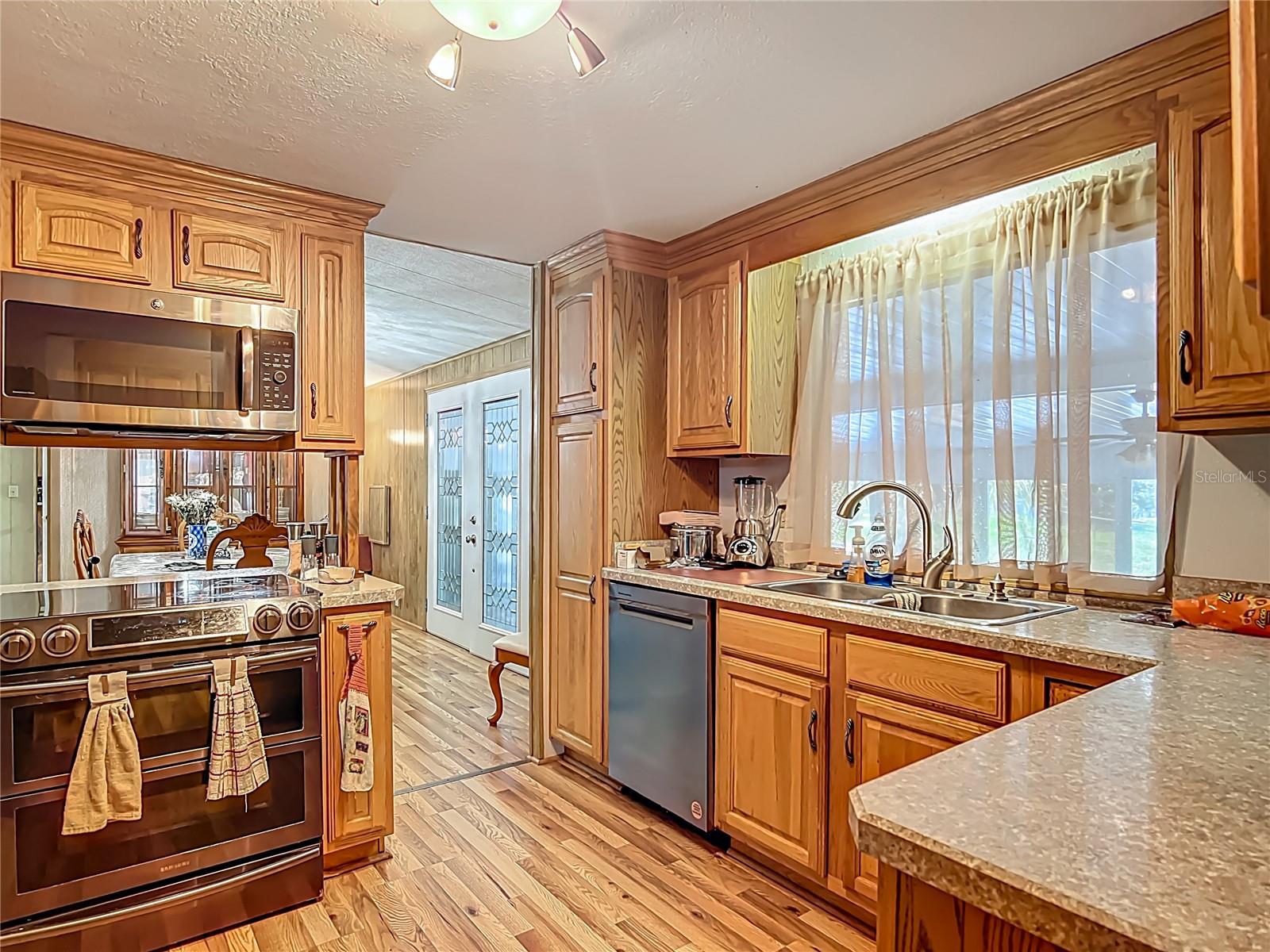 Image 13 of 27 For 15786 Brookridge Boulevard