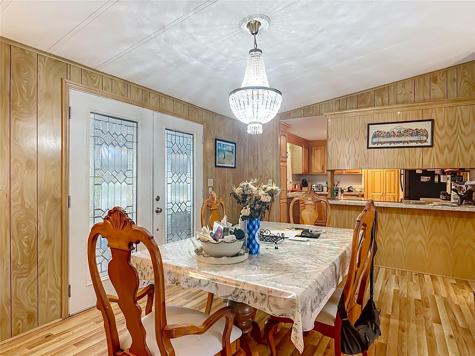 Image 7 of 27 For 15786 Brookridge Boulevard