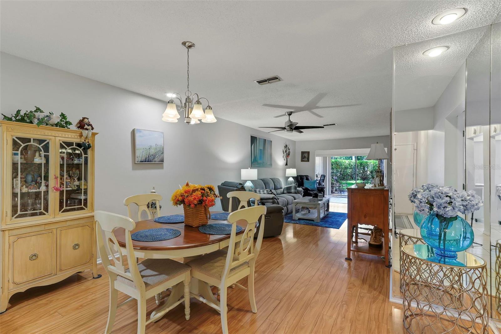 Image 8 of 37 For 1011 Dunrobin Drive B