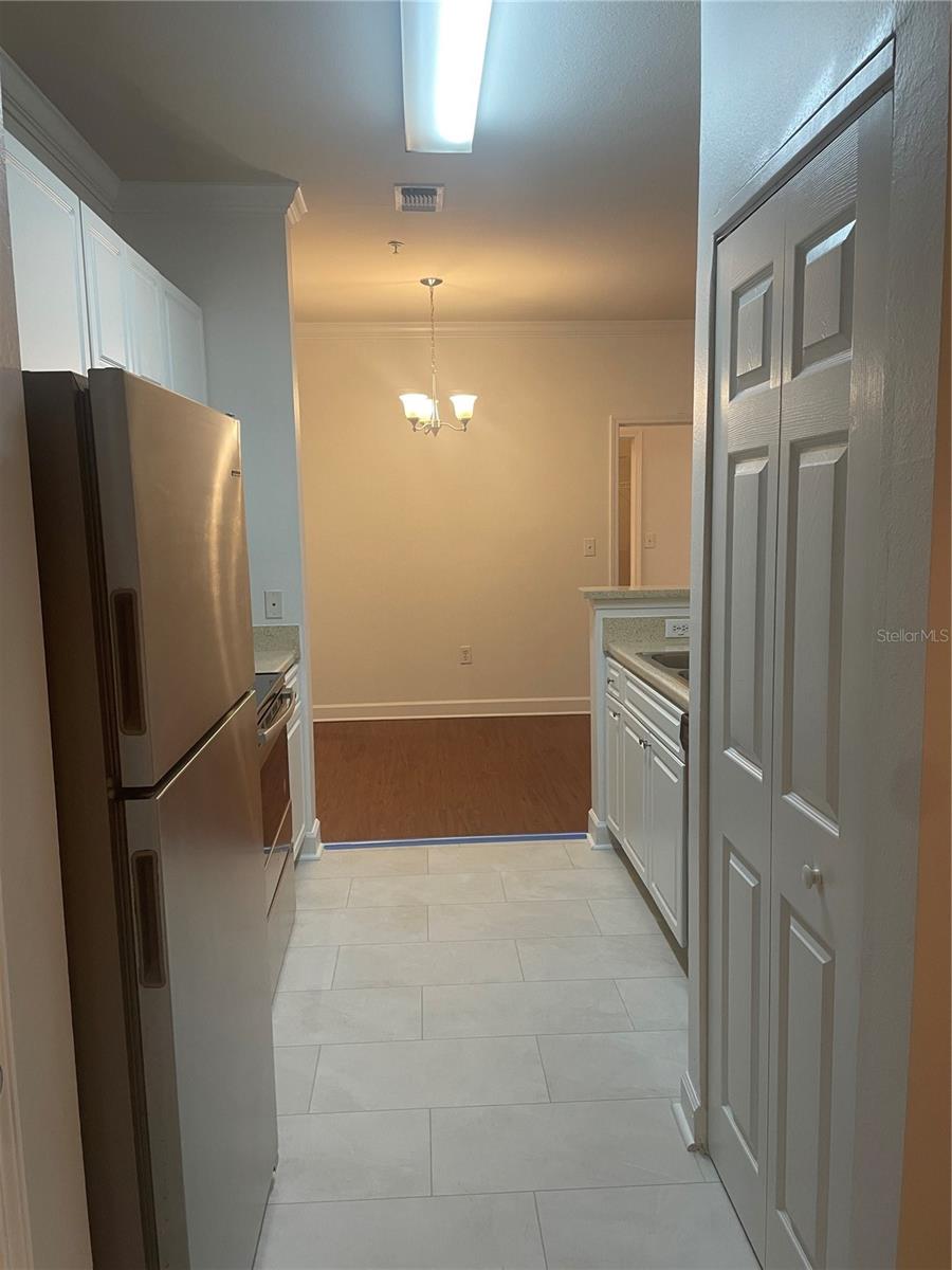 Image 13 of 31 For 18127 Sterling Gate Circle 18127