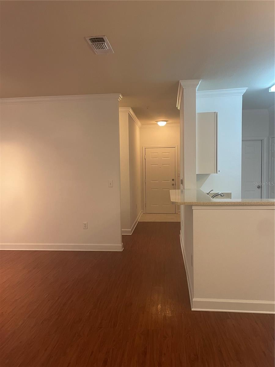Image 16 of 31 For 18127 Sterling Gate Circle 18127