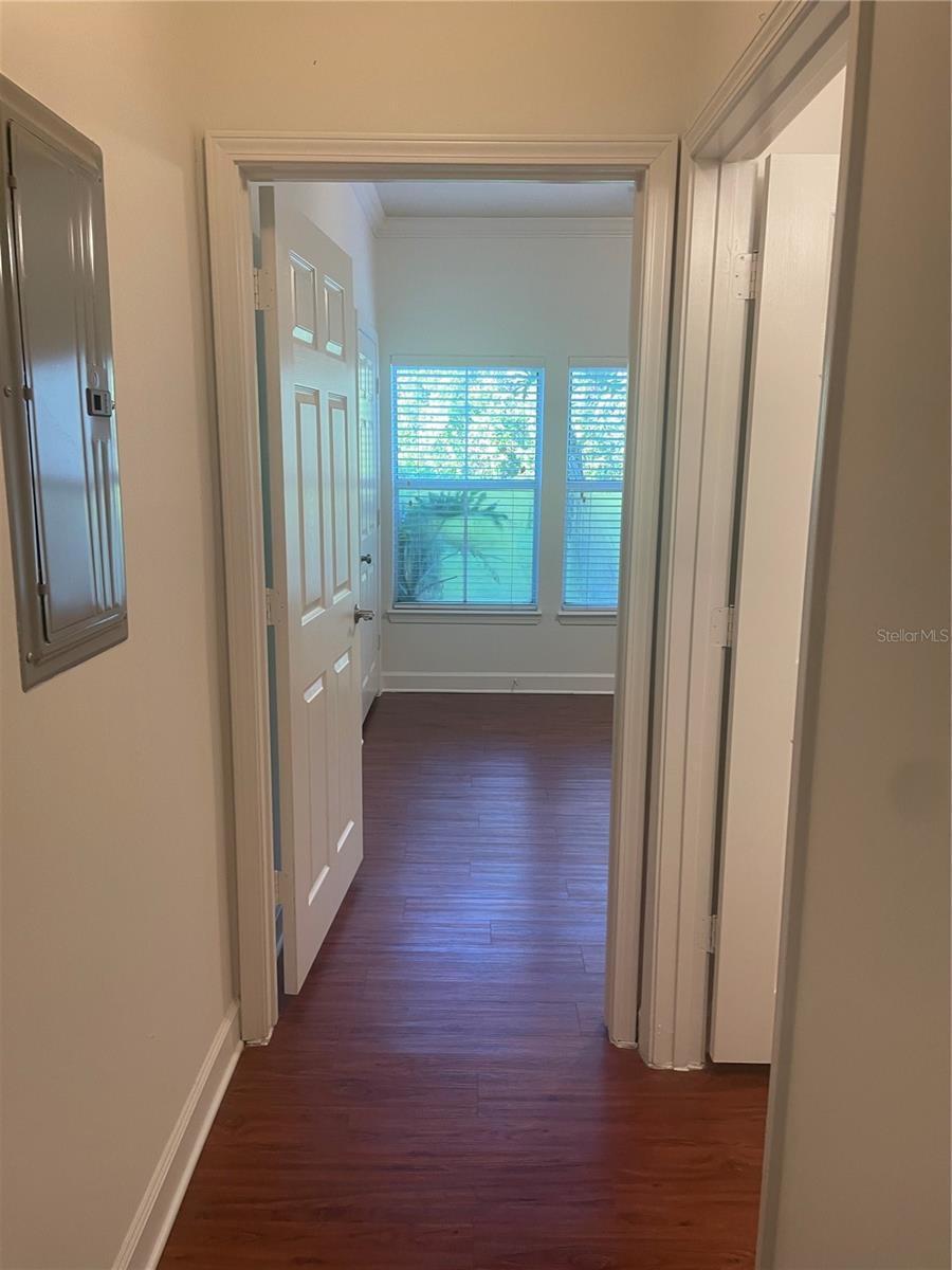 Image 17 of 31 For 18127 Sterling Gate Circle 18127
